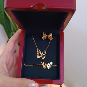 ست طلا طرح پروانه و ضدحساسیت شامل گنبند و گوشواره